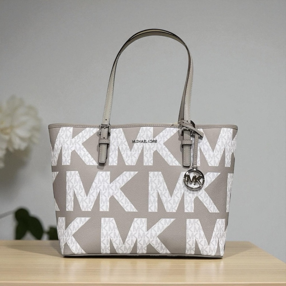 Michael Kors Gray and White Signature Jet set Tote Bag silver hardware - Picture 1 of 7